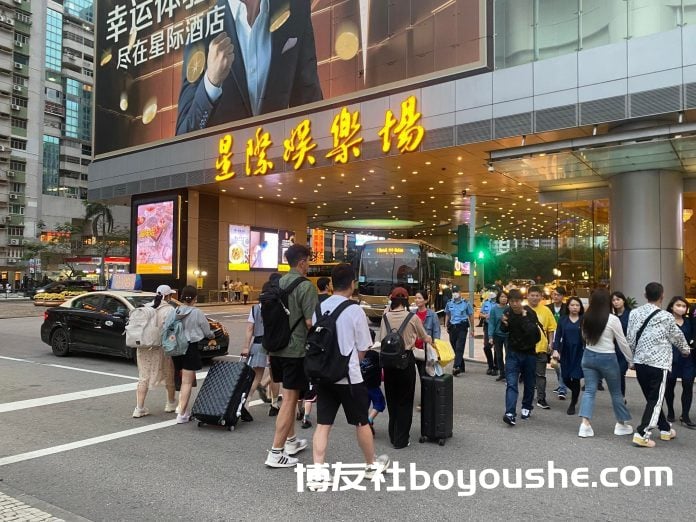 业界指澳门五一酒店入住率达85% 本月港澳航线每日增至80班 业界指澳门五一酒店入住率达85% 本月港澳航线每日增至80班