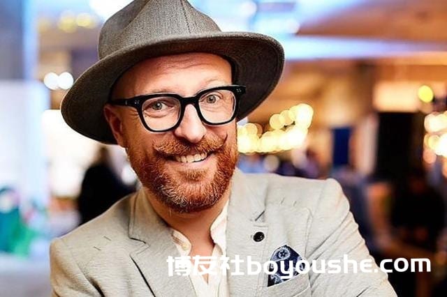 迪拜阳台裸照组织者道歉,称以摩天大楼为背景拍照是“一时冲动”
